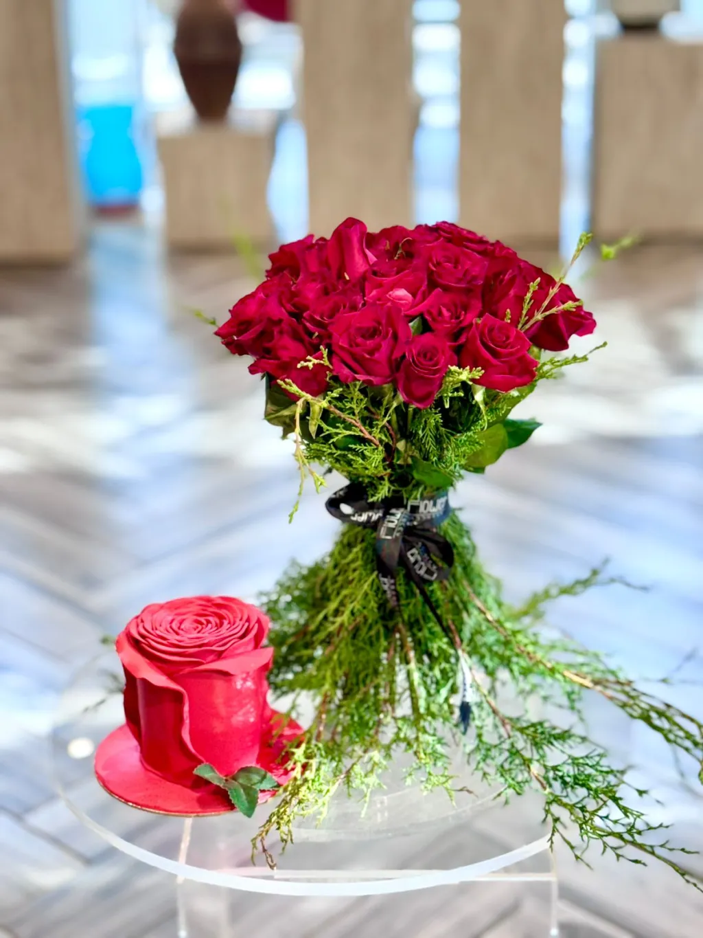 كيكة عيد ميلاد مع ورد