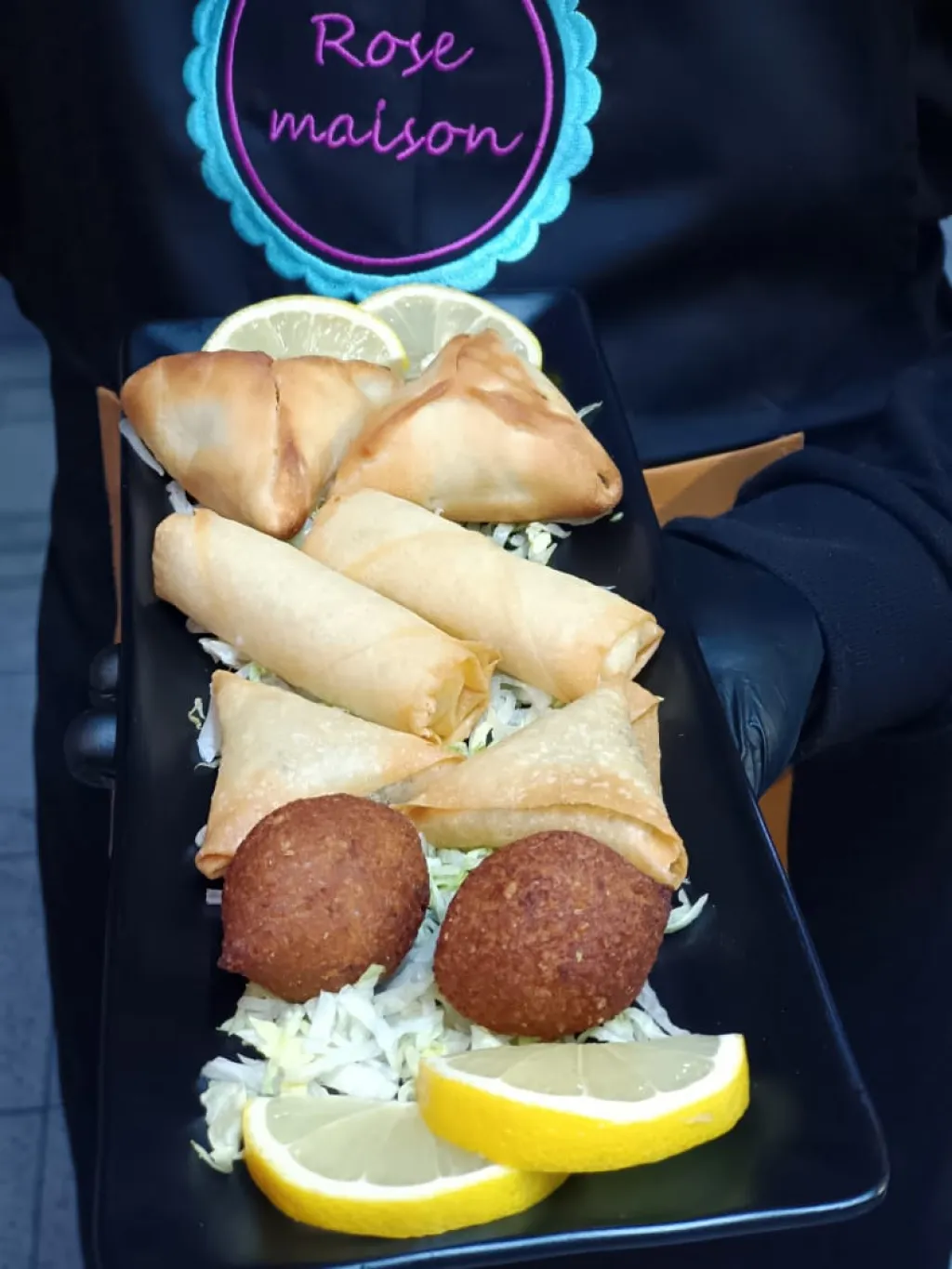 فطائر مشكلة مع كبة لحم