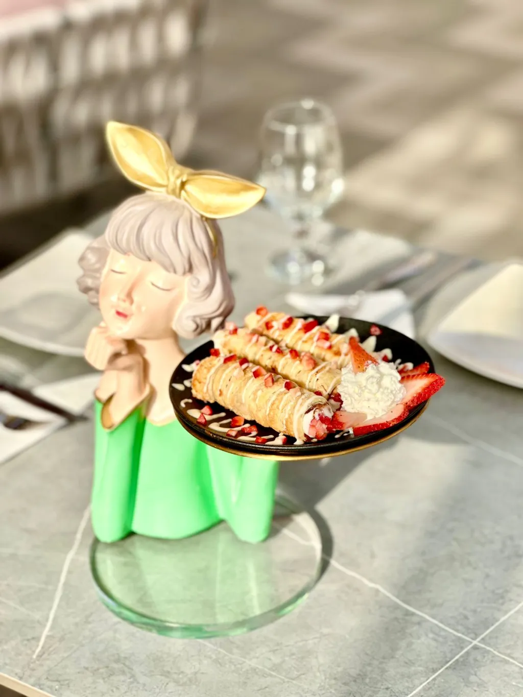 بف رول فراولة