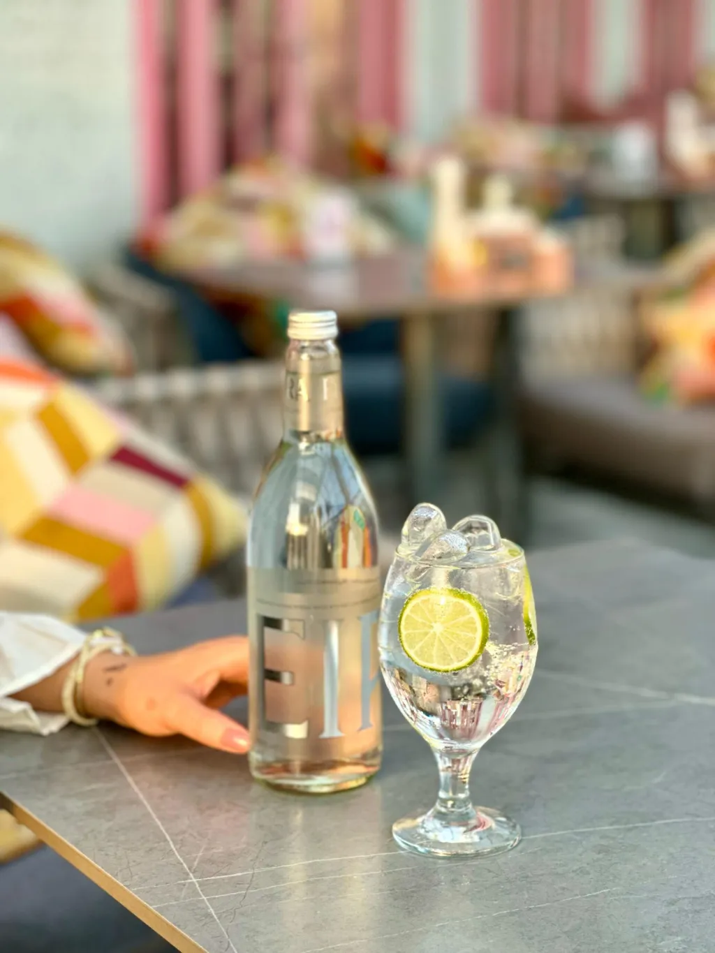 مياه غازية كبير