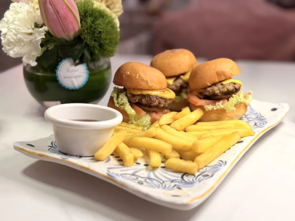 ميني برغر لحم