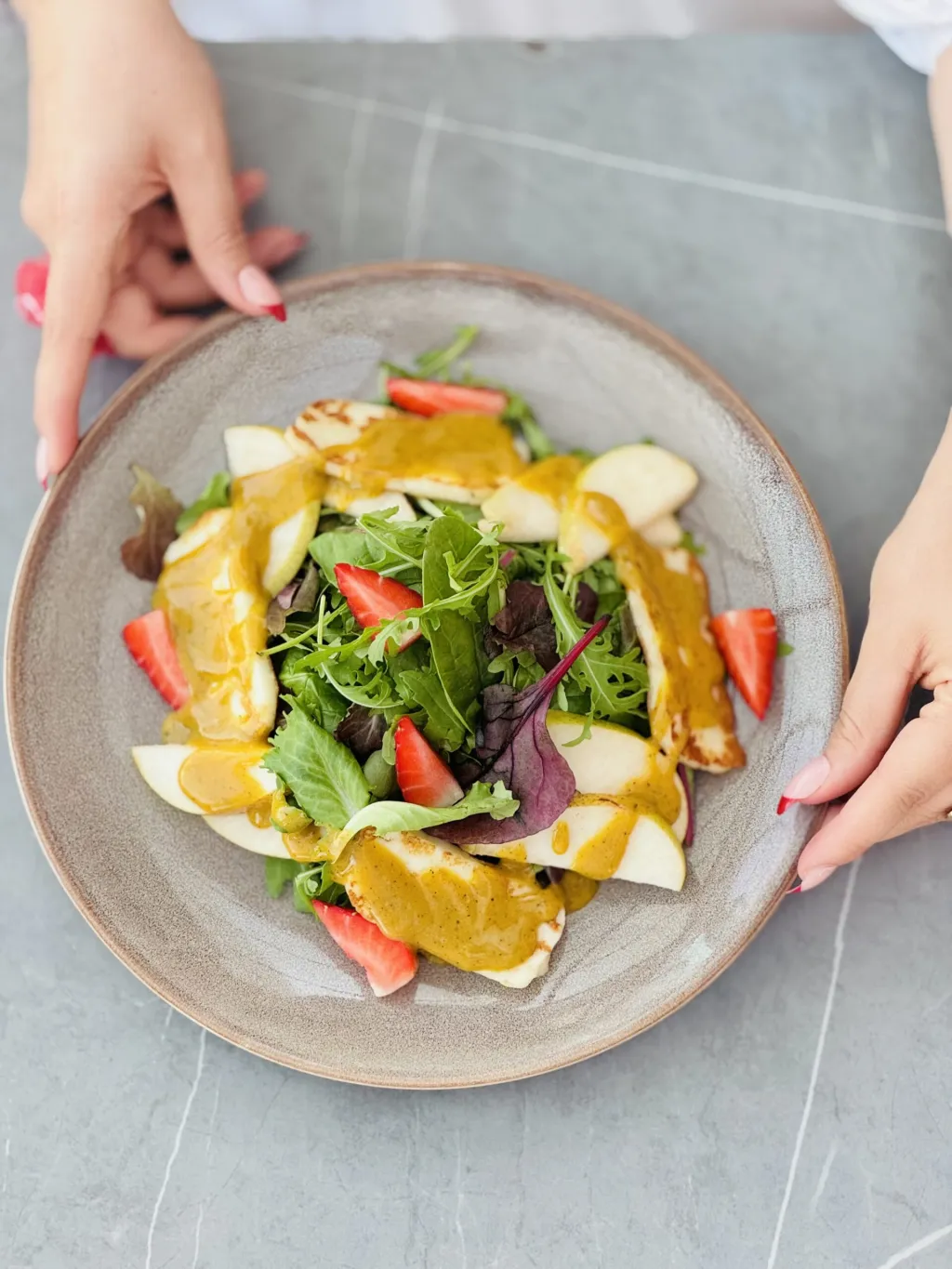 حلومي فروتي سلط