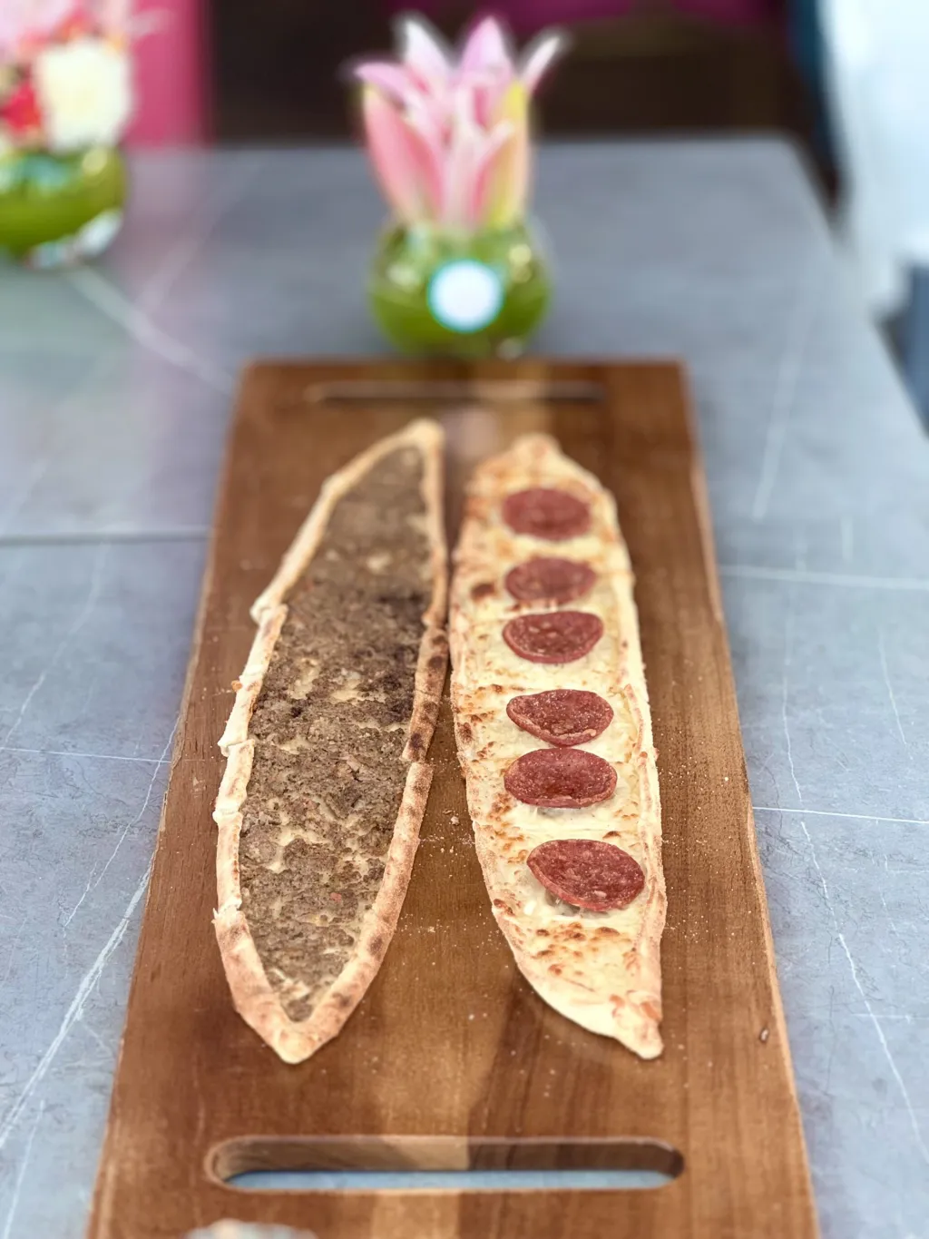 توينز بي لايشمل العرض