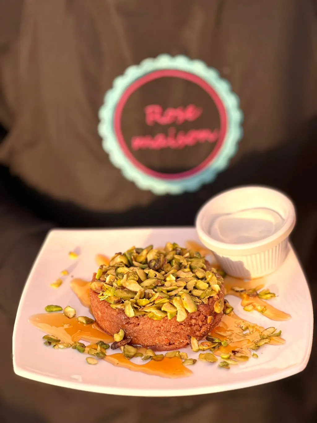 حنيني مع قشطة وعسل